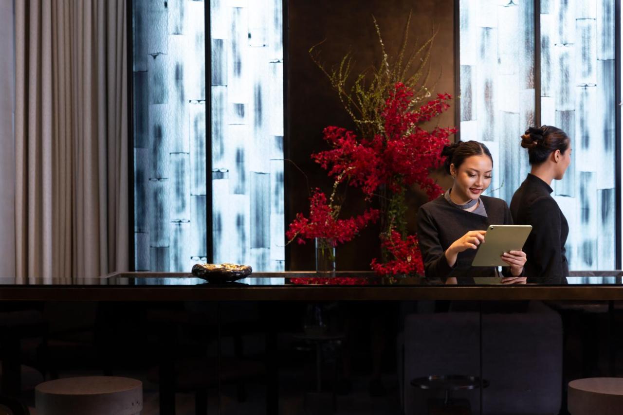 Hotel Ascott Thonglor Bangkok Zewnętrze zdjęcie Concierge at The Landmark, Hong Kong